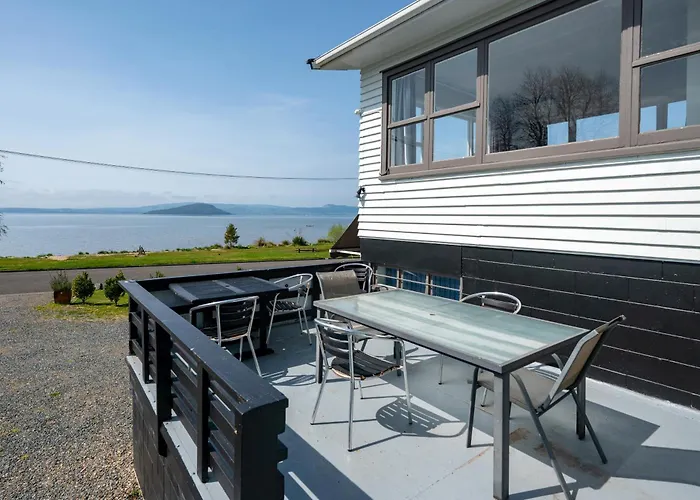 Holiday home Authentic Kiwi By The *
